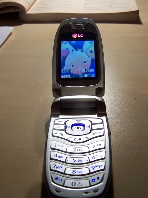 LG F2100