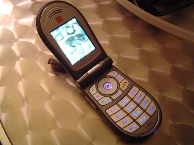 LG L1100