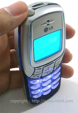 LG W3000