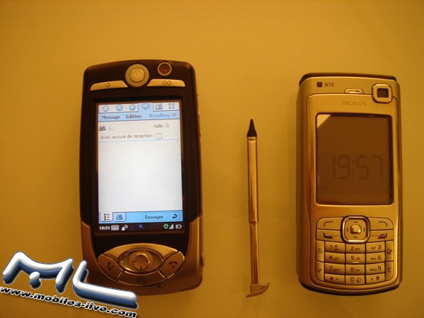 Motorola A1000