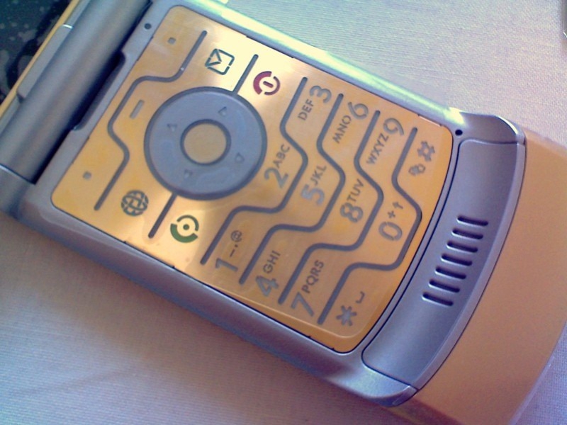 Motorola Liquid Gold RAZR V3i Dolce & Gabbana