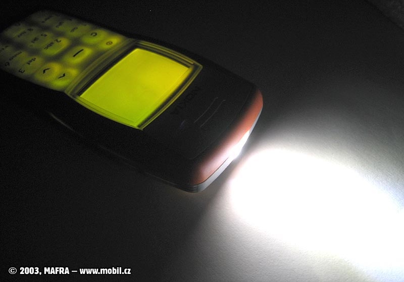 [Зображення: nokia_1100_12442d.jpg]