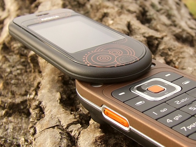 Nokia 7373