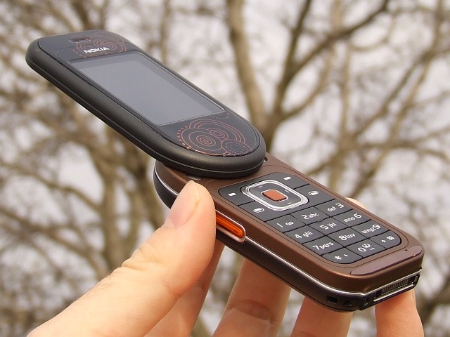 Nokia 7373