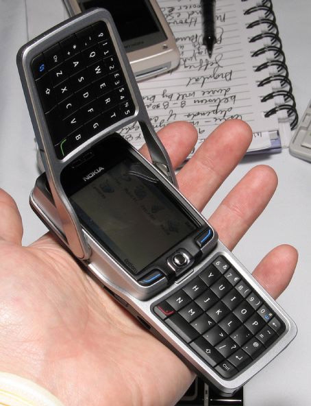 Nokia E70