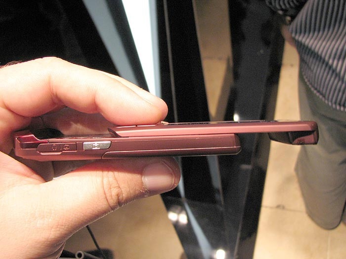 Samsung D900