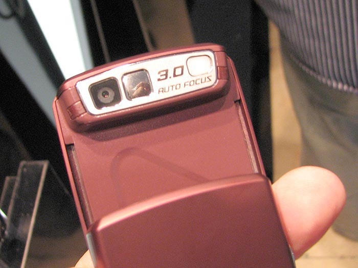 Samsung D900