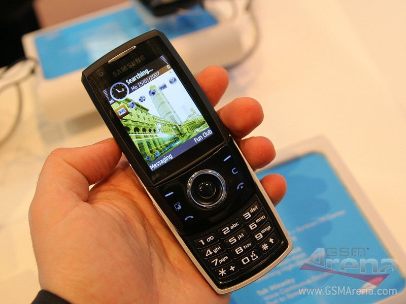 Samsung i520