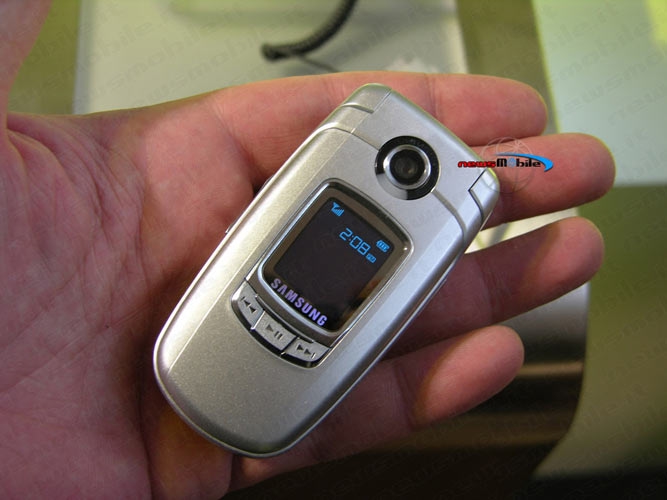 Samsung SGH-E730