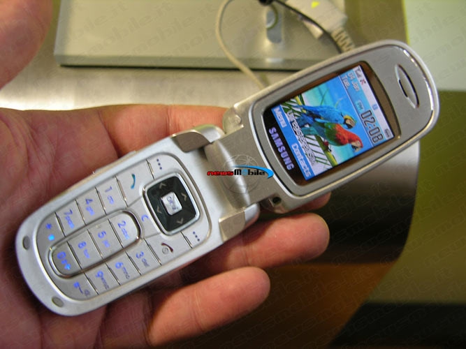 Samsung SGH-E730