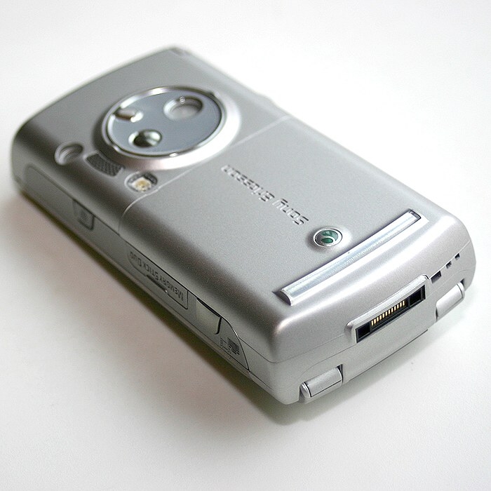 Sony Ericsson P990