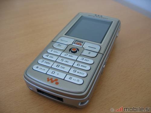 Sony Ericsson W700i Walkman