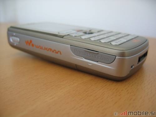 Sony Ericsson W700i Walkman