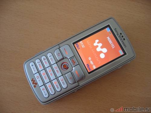 Sony Ericsson W700i Walkman