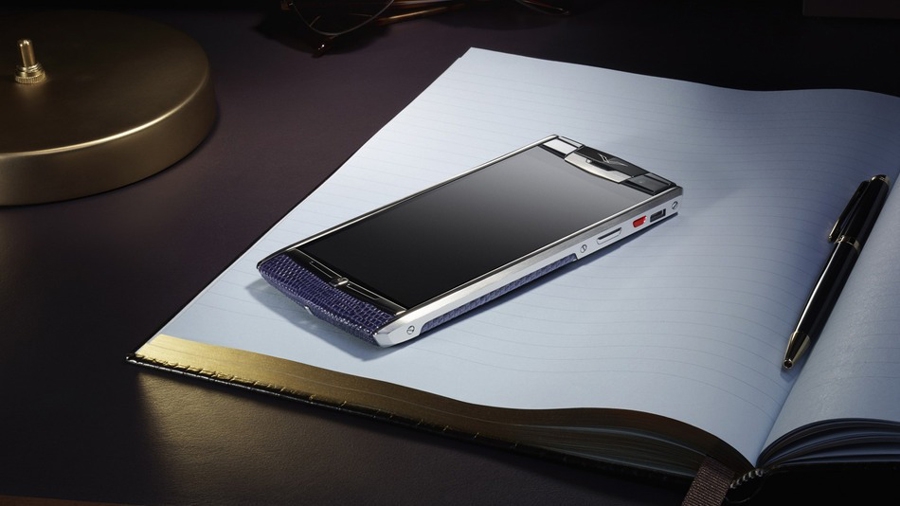 Vertu Signature Touch