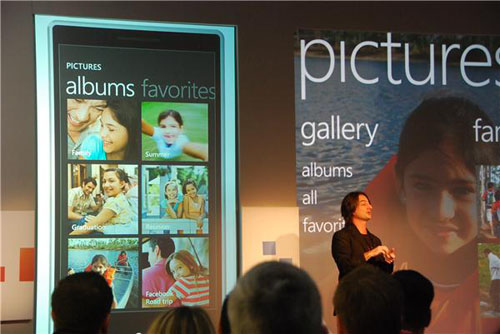 Microsoft  MWC 2010.    Windows Phone 7