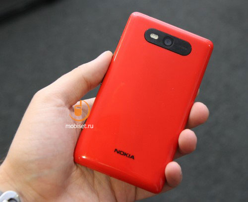 Nokia Lumia 820